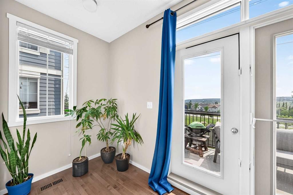 51 Evansview Gardens Nw, Calgary, AB - Indoor Photo Showing Other Room