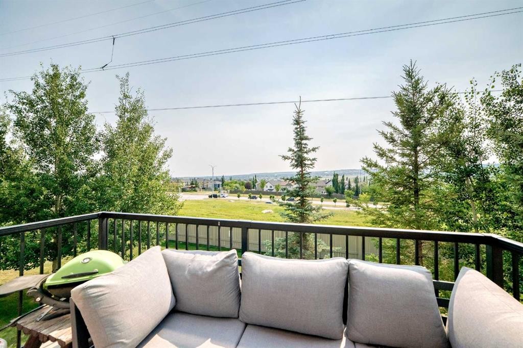 51 Evansview Gardens Nw, Calgary, AB - Outdoor With Balcony