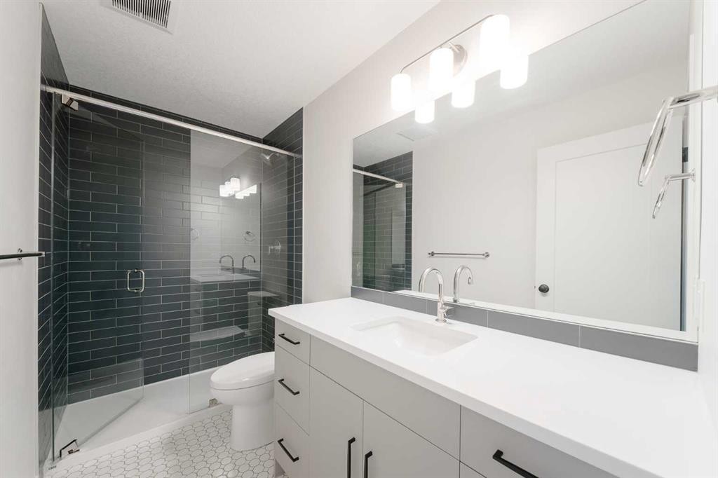 96 Fireside Common, Cochrane, AB - Indoor Photo Showing Bathroom