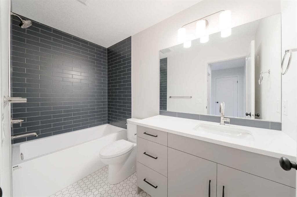 96 Fireside Common, Cochrane, AB - Indoor Photo Showing Bathroom
