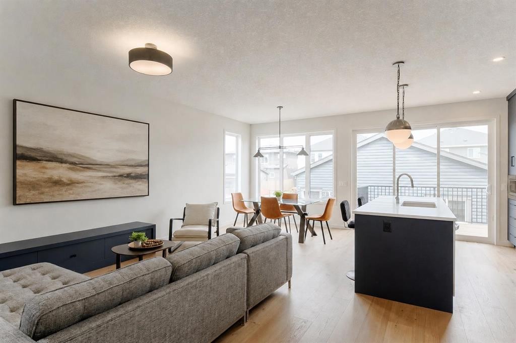 96 Fireside Common, Cochrane, AB - Indoor Photo Showing Living Room