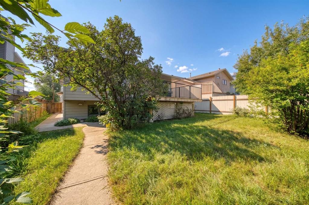 36 Shannon Circle Sw, Calgary, AB - Outdoor