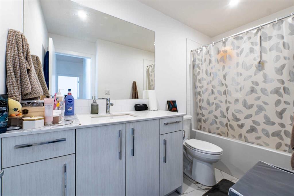 1207-681 Savanna Boulevard Ne, Calgary, AB - Indoor Photo Showing Bathroom