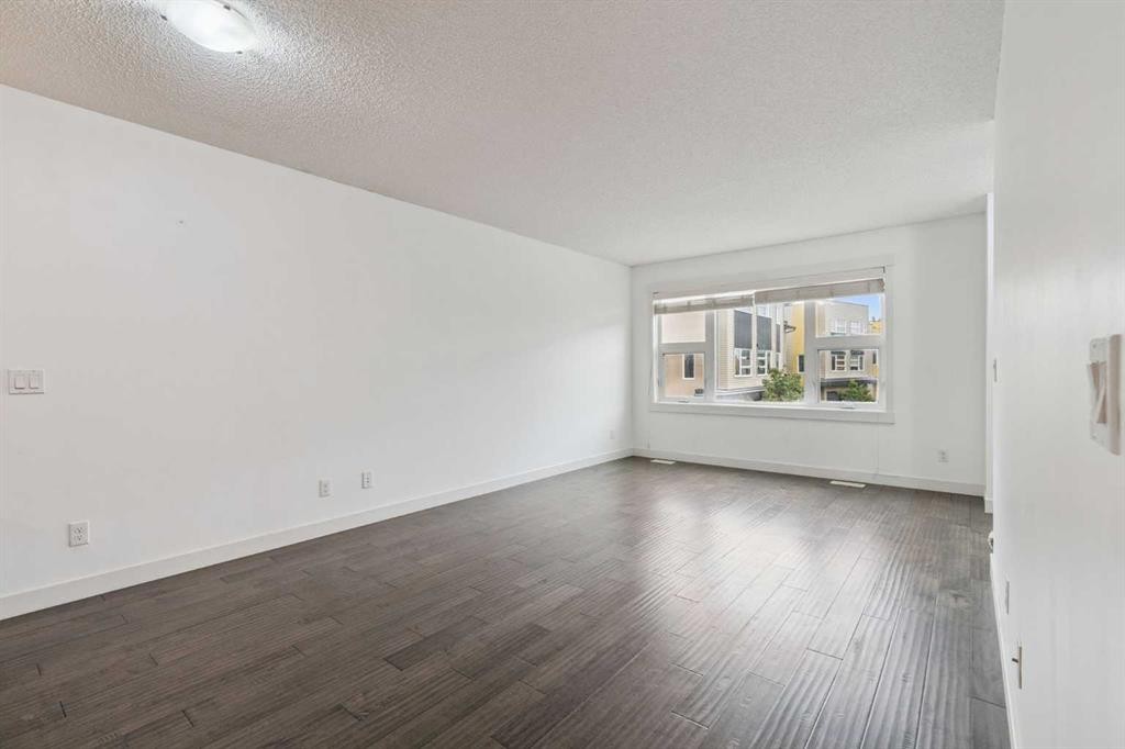 314 Covecreek Circle Ne, Calgary, AB - Indoor Photo Showing Other Room