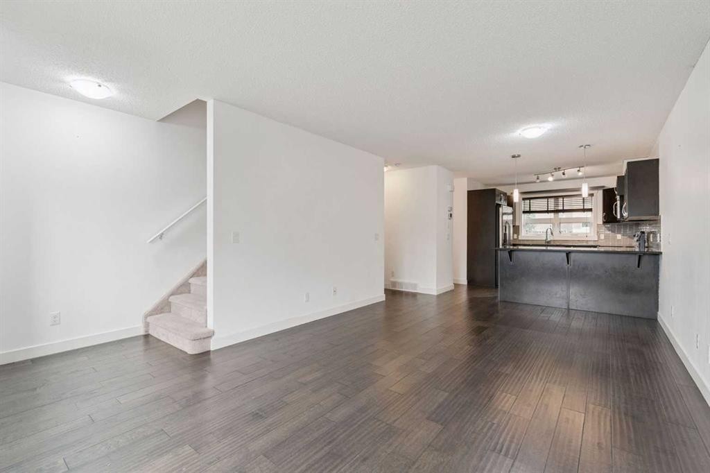 314 Covecreek Circle Ne, Calgary, AB - Indoor