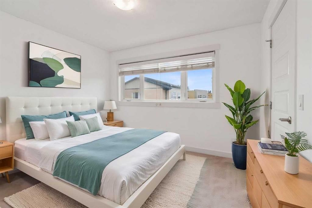 314 Covecreek Circle Ne, Calgary, AB - Indoor Photo Showing Bedroom