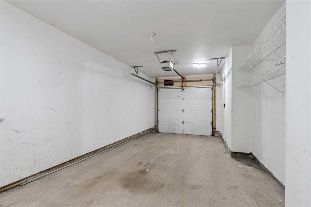 314 Covecreek Circle Ne, Calgary, AB - Indoor Photo Showing Garage