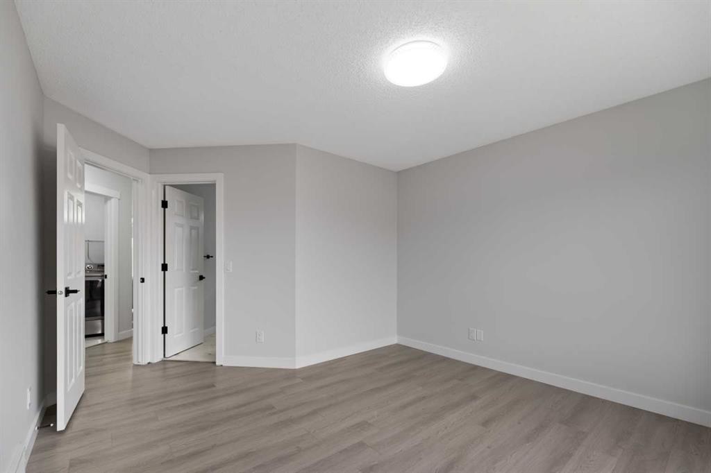 81 Saddlecrest Green Ne, Calgary, AB - Indoor Photo Showing Other Room