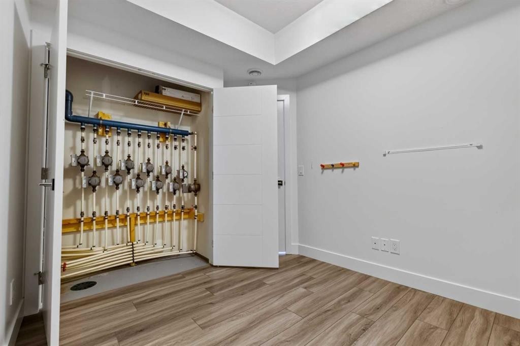 214 Seton Passage Se, Calgary, AB - Indoor Photo Showing Other Room