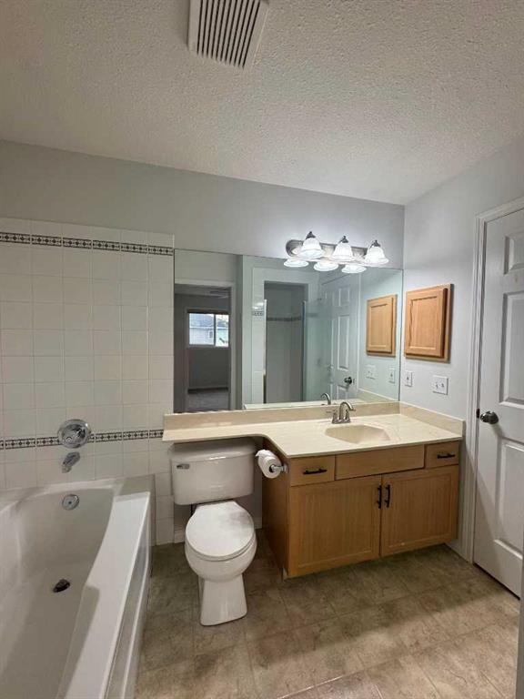 66 Chaparral Ridge Terrace Se, Calgary, AB - Indoor Photo Showing Bathroom