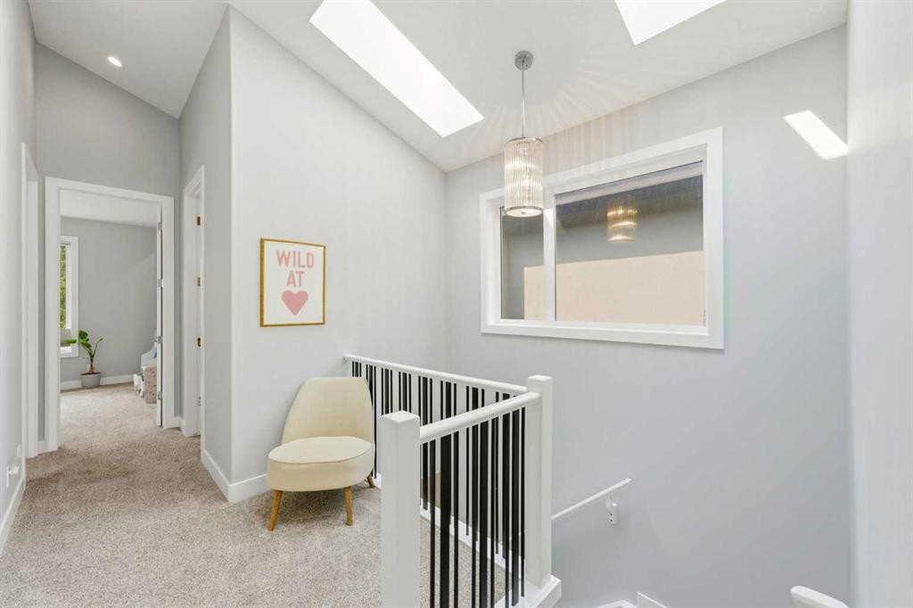 2014 6 Street Ne, Calgary, AB - Indoor Photo Showing Other Room