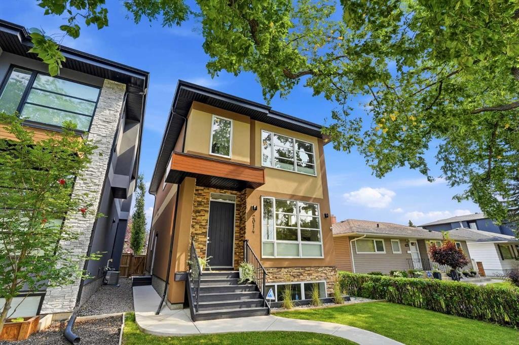 2014 6 Street Ne, Calgary, AB - Outdoor With Facade