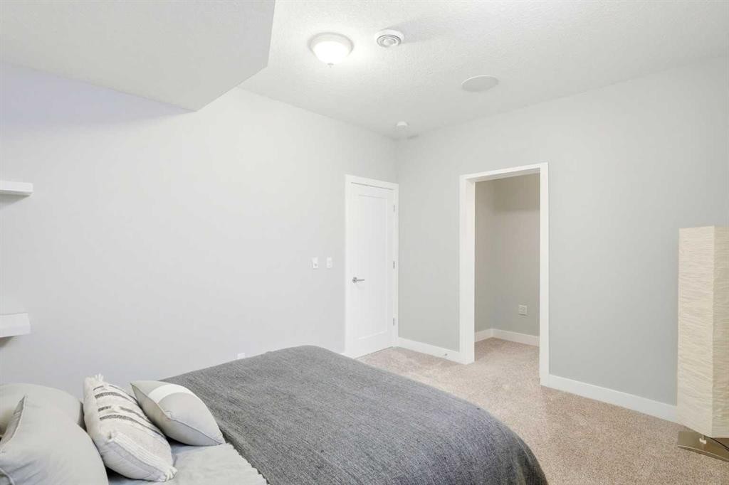 2014 6 Street Ne, Calgary, AB - Indoor Photo Showing Bedroom