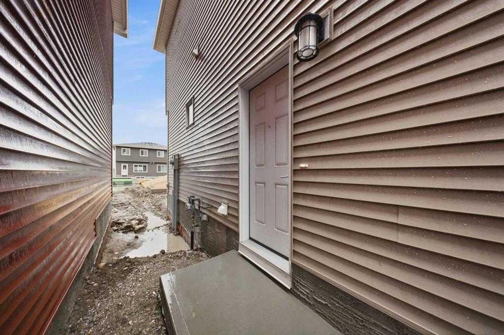 272 Huxbury View Ne, Calgary, AB - Outdoor