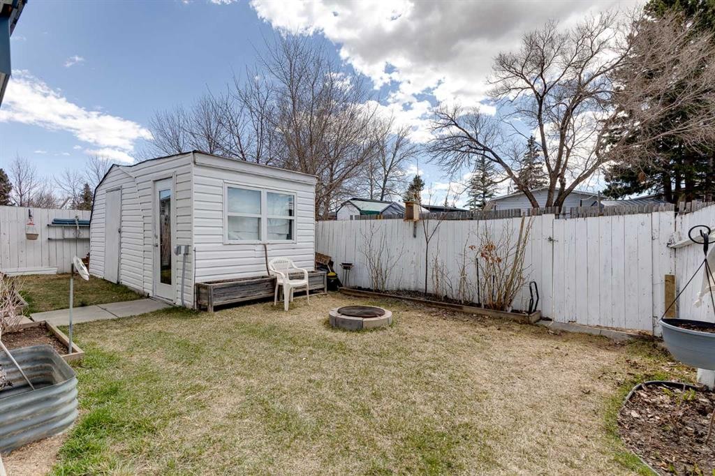 240 Big Hill Circle Se, Airdrie, AB - Outdoor