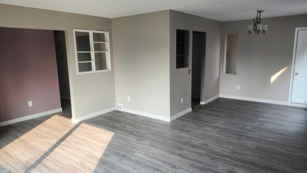 6736 Malvern Road Ne, Calgary, AB - Indoor Photo Showing Other Room