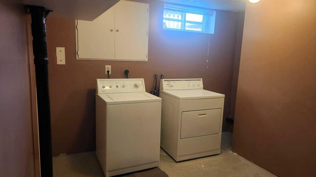 6736 Malvern Road Ne, Calgary, AB - Indoor Photo Showing Laundry Room