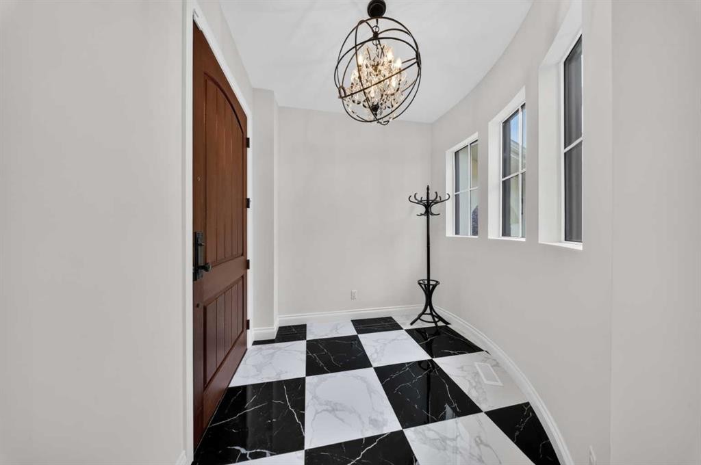 8 Spring Valley Lane Sw, Calgary, AB - Indoor Photo Showing Other Room