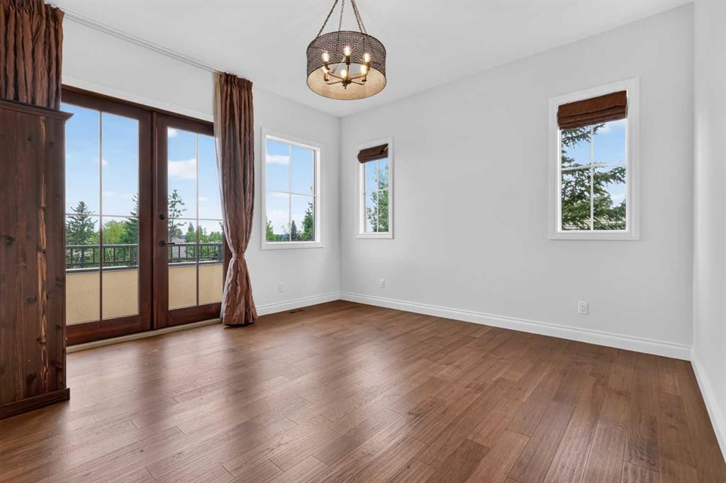 8 Spring Valley Lane Sw, Calgary, AB - Indoor Photo Showing Other Room