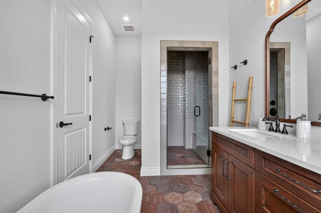 8 Spring Valley Lane Sw, Calgary, AB - Indoor Photo Showing Bathroom