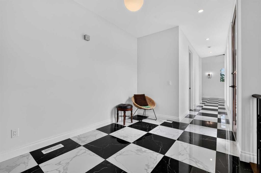 8 Spring Valley Lane Sw, Calgary, AB - Indoor Photo Showing Other Room
