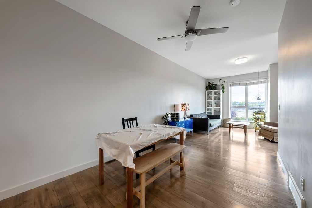 3541 69 Street Nw, Calgary, AB - Indoor