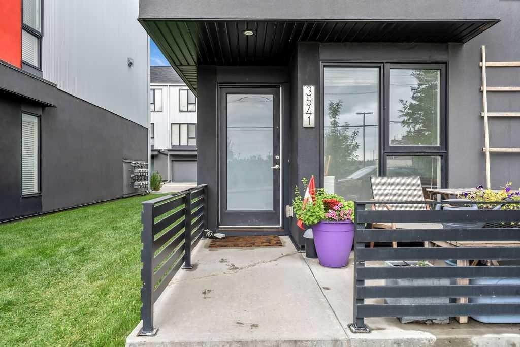 3541 69 Street Nw, Calgary, AB - Outdoor With Exterior