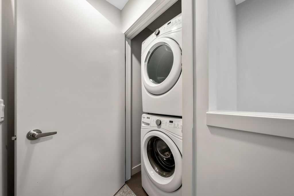 3541 69 Street Nw, Calgary, AB - Indoor Photo Showing Laundry Room