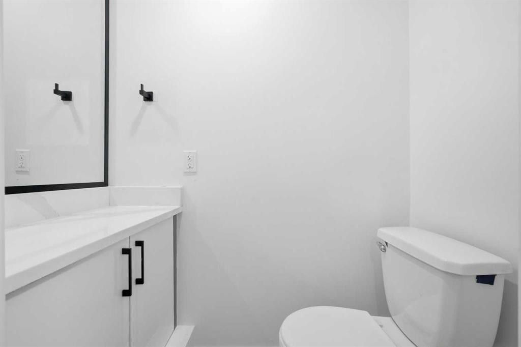 52 Penedo Place Se, Calgary, AB - Indoor Photo Showing Bathroom