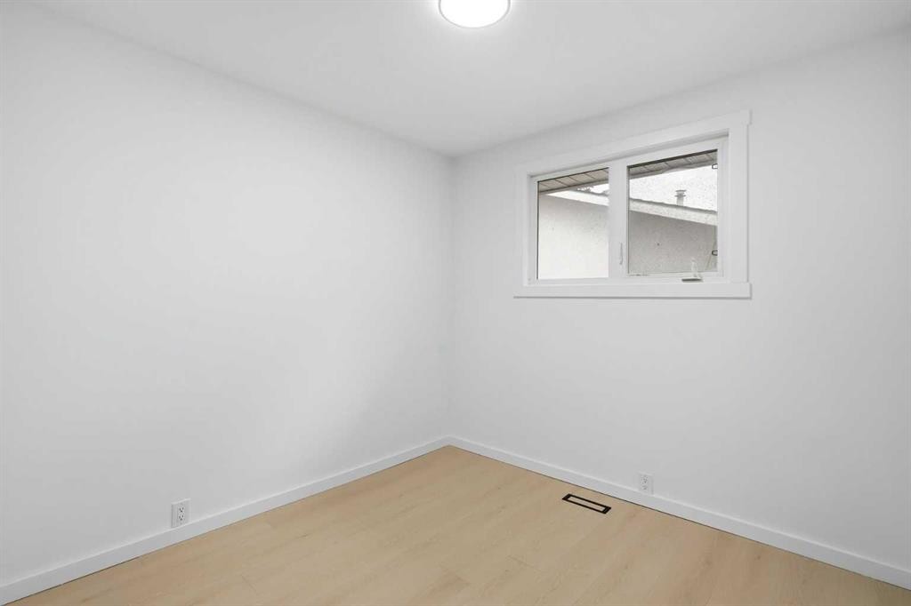 52 Penedo Place Se, Calgary, AB - Indoor Photo Showing Other Room
