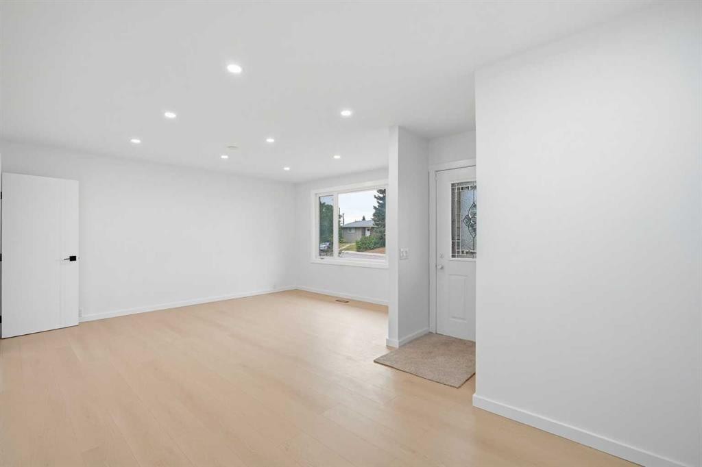 52 Penedo Place Se, Calgary, AB - Indoor Photo Showing Other Room