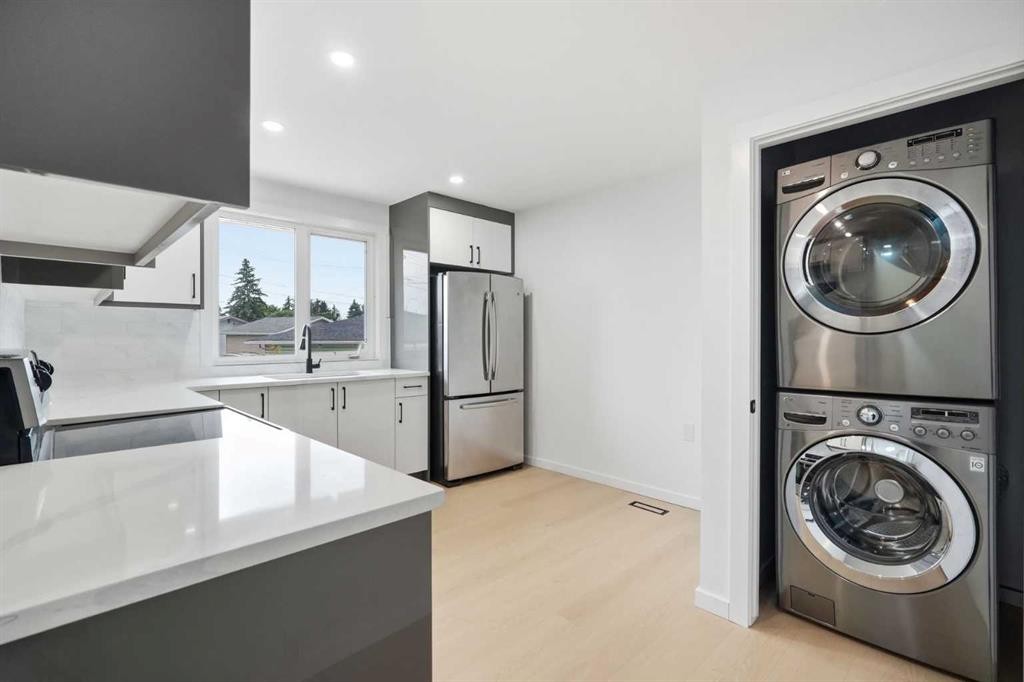 52 Penedo Place Se, Calgary, AB - Indoor Photo Showing Laundry Room