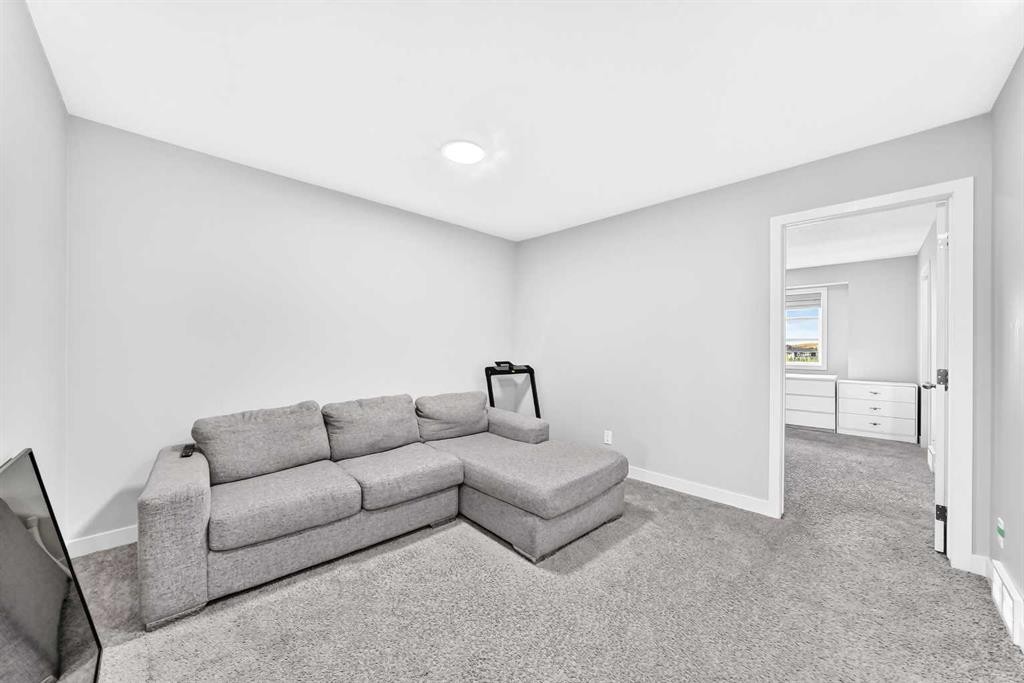 164 Langwell Common Se, Airdrie, AB - Indoor