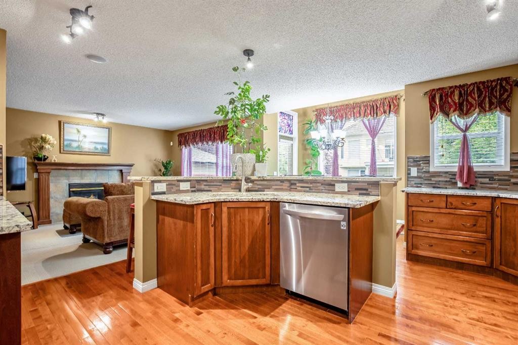 230 Shannon Square Sw, Calgary, AB