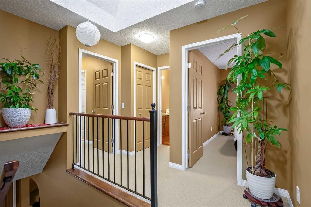 230 Shannon Square Sw, Calgary, AB
