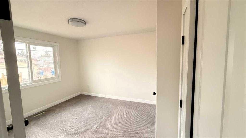 2008 41 Street Se, Calgary, AB - Indoor Photo Showing Other Room