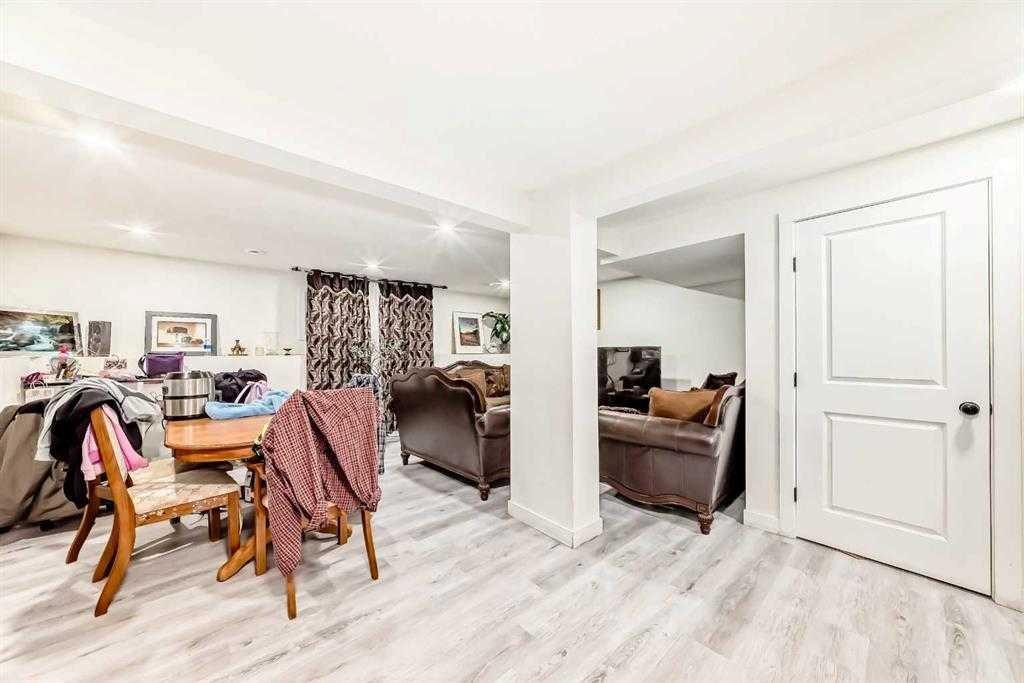 2008 41 Street Se, Calgary, AB - Indoor Photo Showing Other Room
