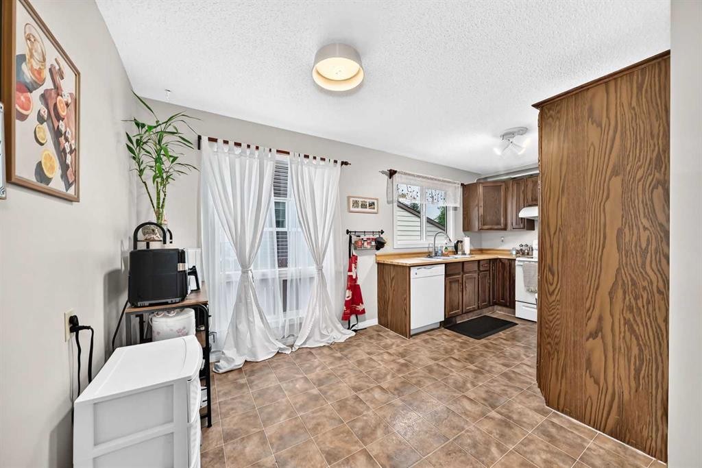 1487 Berkley Drive Nw, Calgary, AB - Indoor
