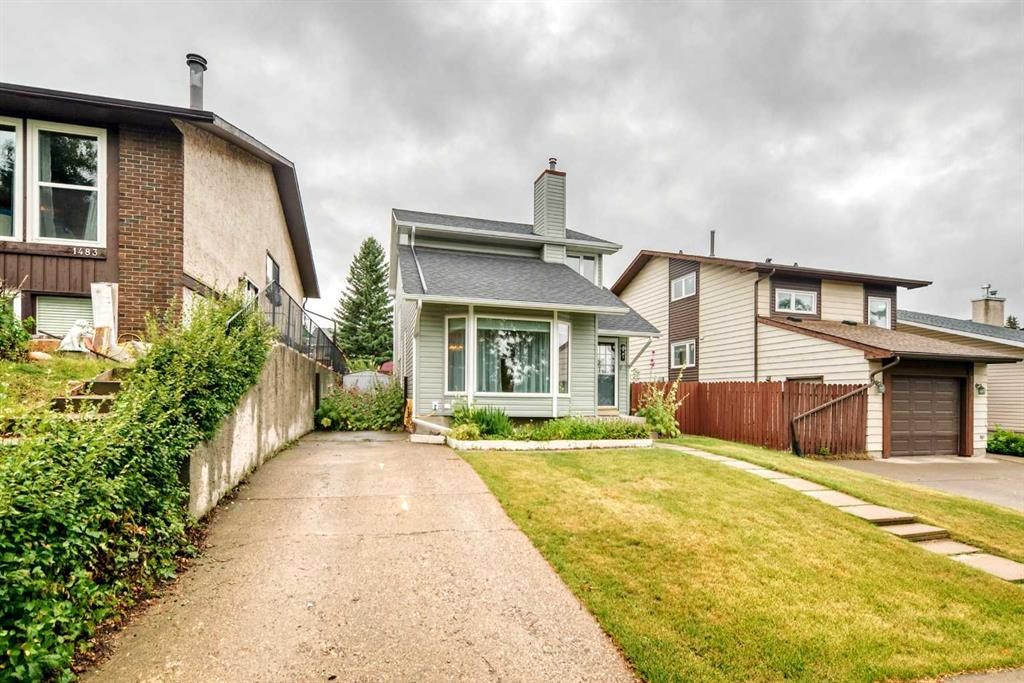1487 Berkley Drive Nw, Calgary, AB - Outdoor