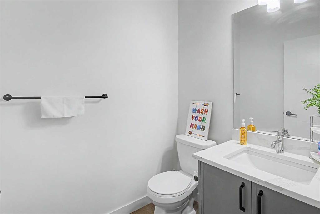67 Copperhead Grove Se, Calgary, AB - Indoor Photo Showing Bathroom