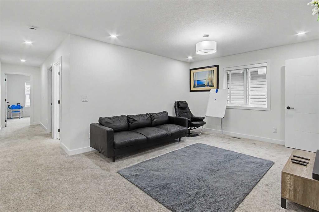 67 Copperhead Grove Se, Calgary, AB - Indoor