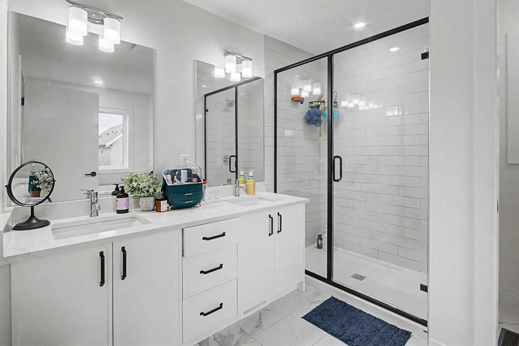67 Copperhead Grove Se, Calgary, AB - Indoor Photo Showing Bathroom
