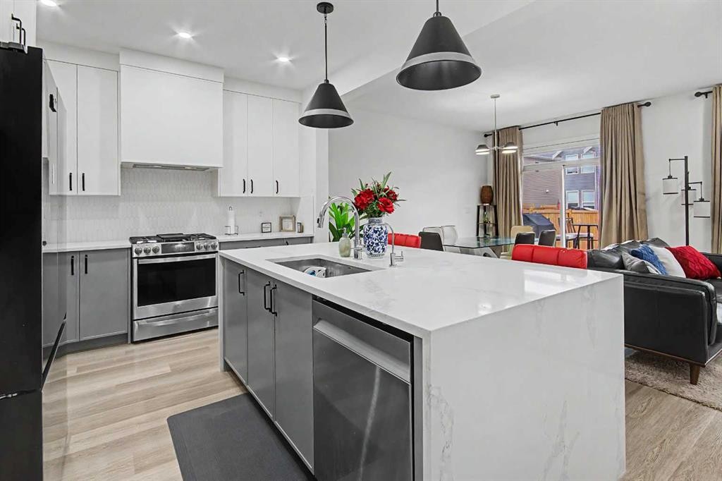 67 Copperhead Grove Se, Calgary, AB - Indoor Photo Showing Kitchen With Upgraded Kitchen