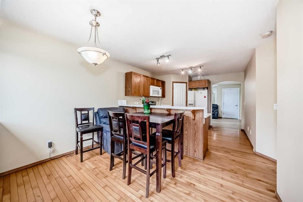 30 Covehaven View Ne, Calgary, AB - Indoor Photo Showing Dining Room