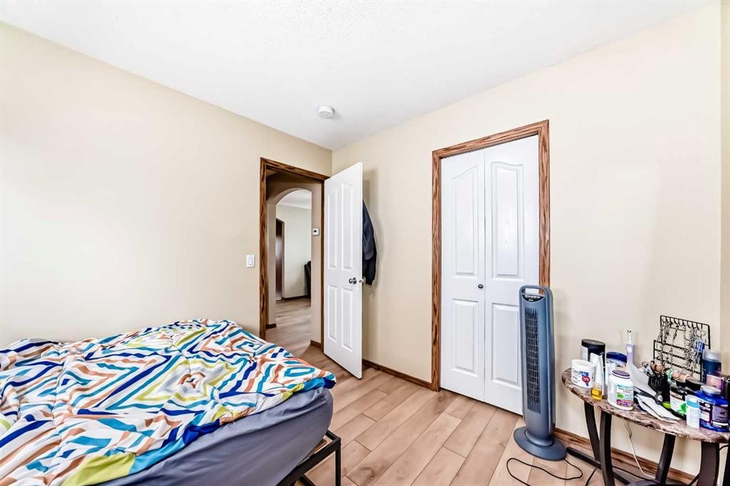 30 Covehaven View Ne, Calgary, AB - Indoor Photo Showing Bedroom