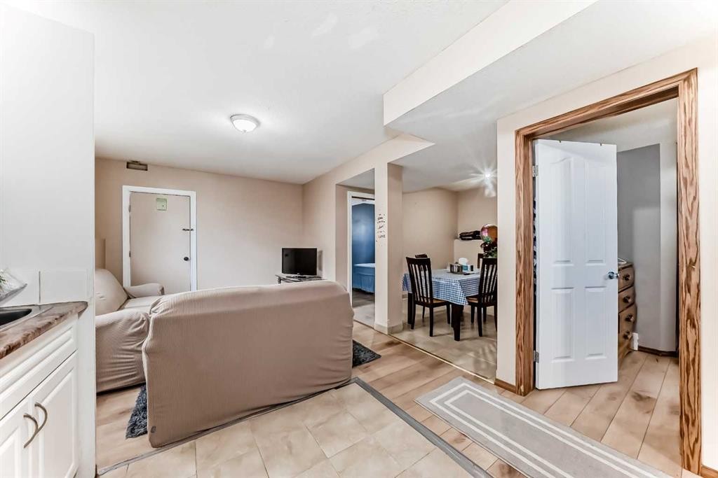 30 Covehaven View Ne, Calgary, AB - Indoor