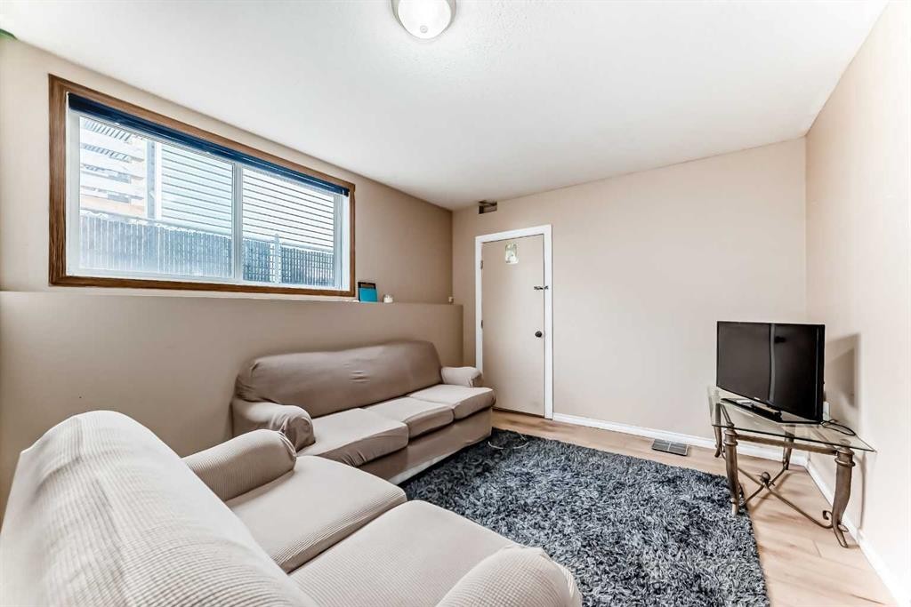 30 Covehaven View Ne, Calgary, AB - Indoor