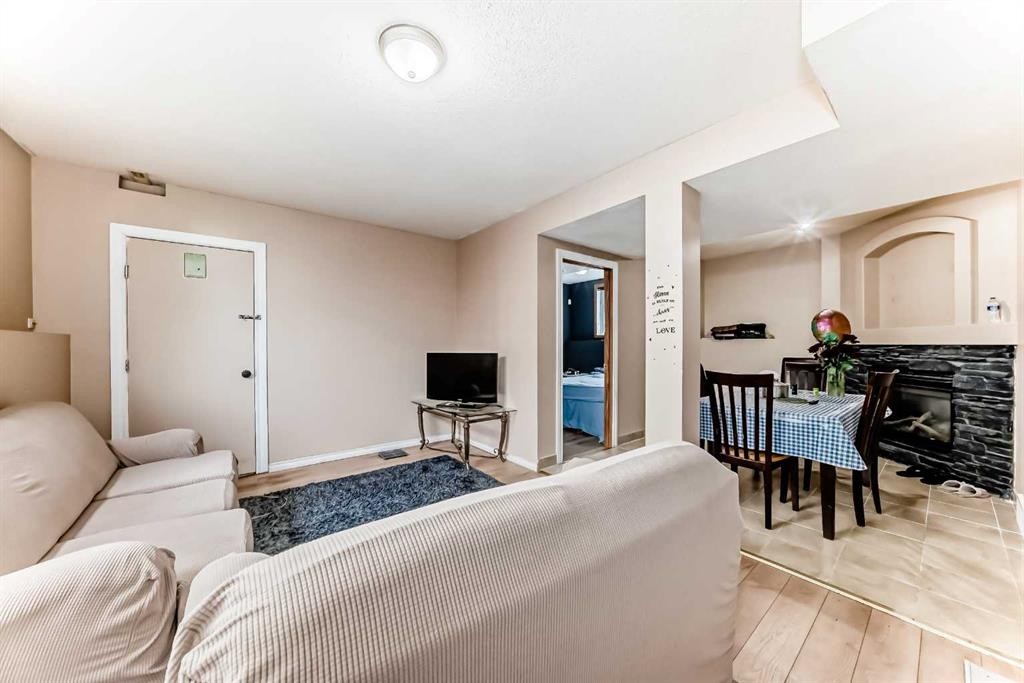 30 Covehaven View Ne, Calgary, AB - Indoor