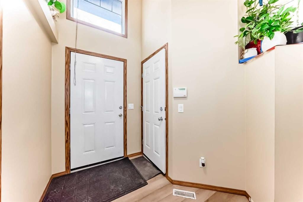 30 Covehaven View Ne, Calgary, AB - Indoor Photo Showing Other Room