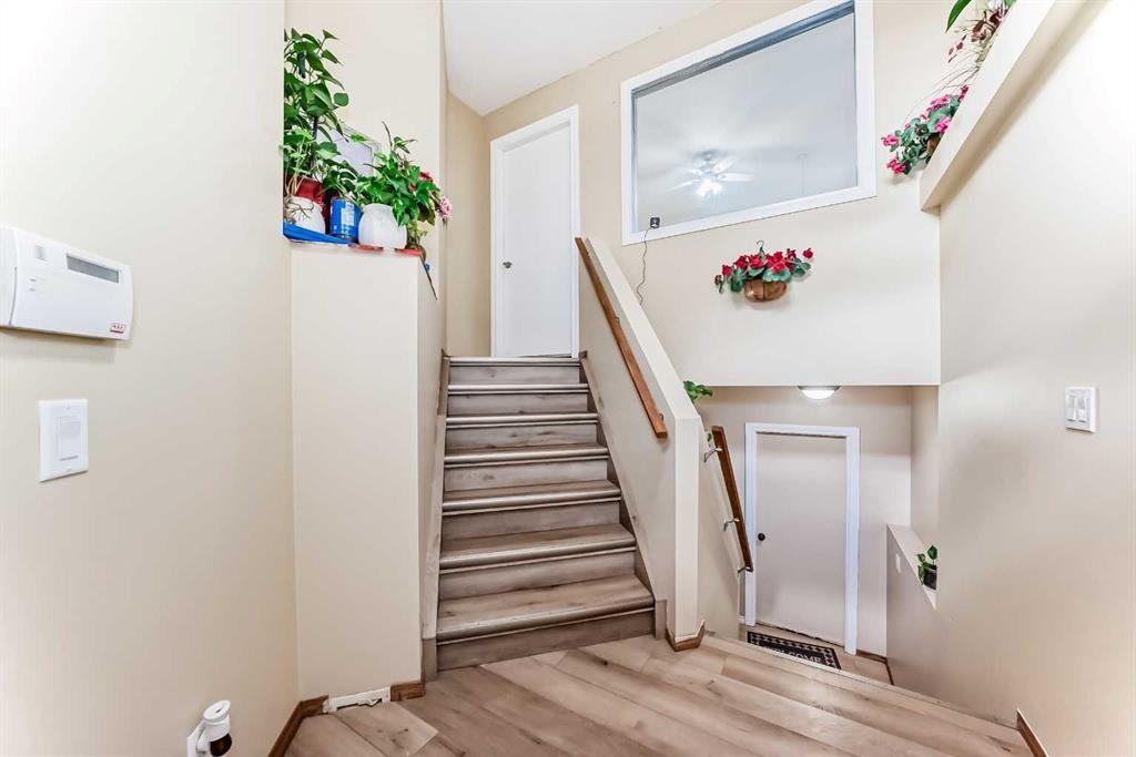 30 Covehaven View Ne, Calgary, AB - Indoor Photo Showing Other Room